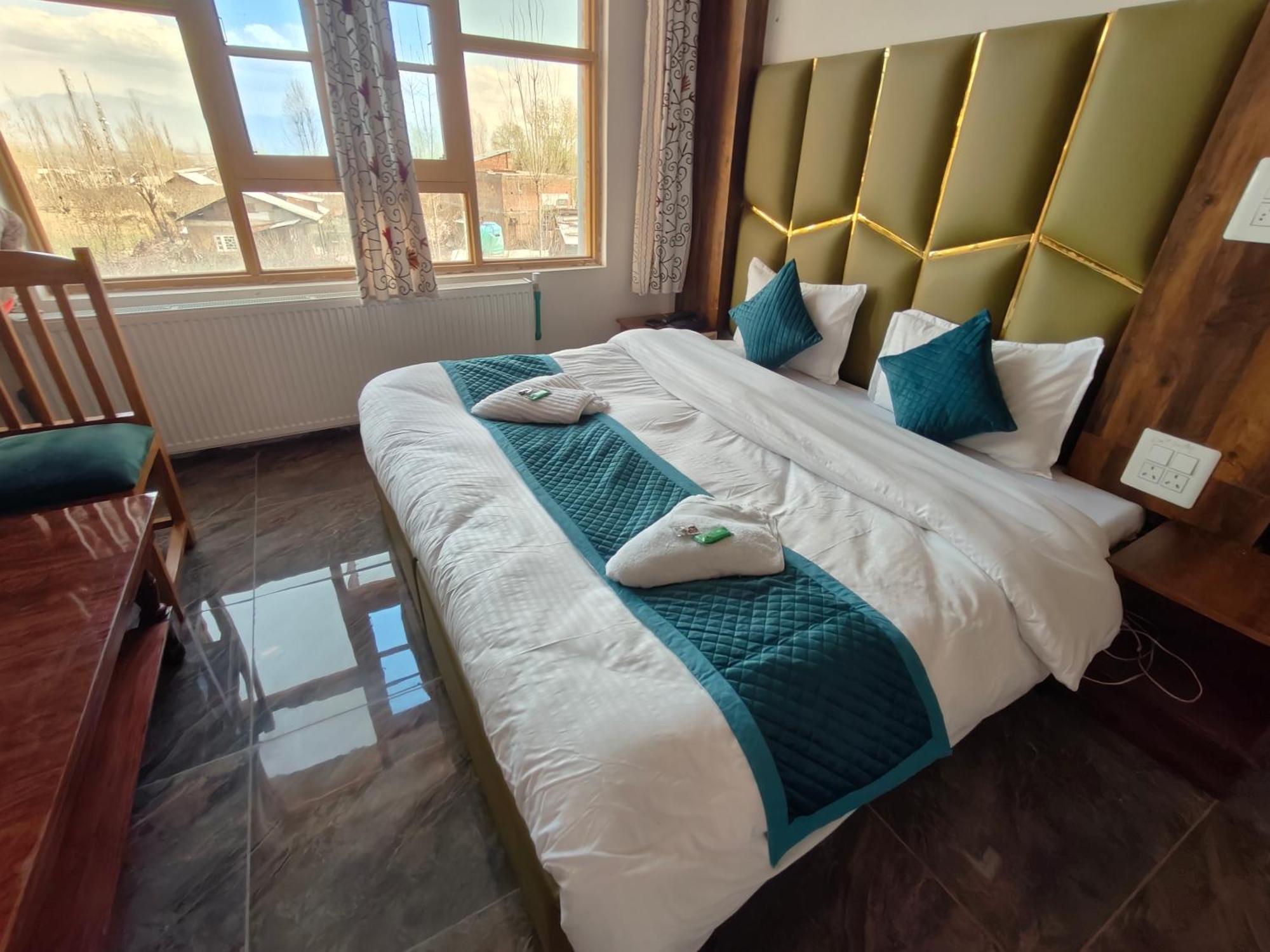 Gulmarg Gs Residency Hotel Oda fotoğraf